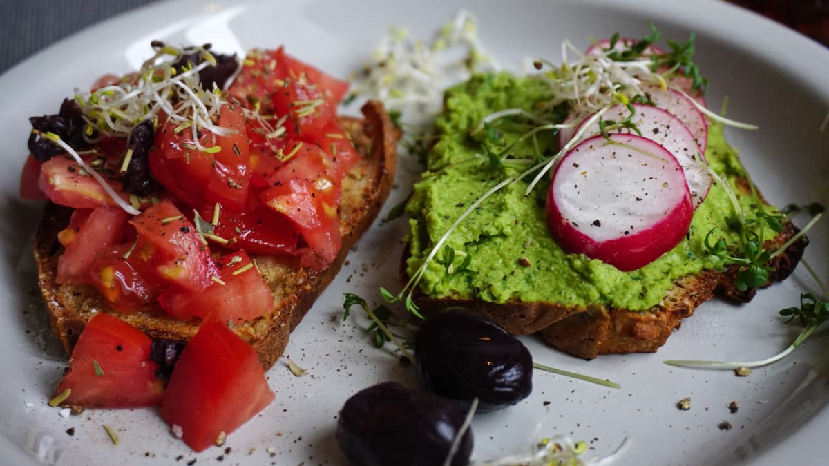 GREEN PEA HUMMUS - Image 2